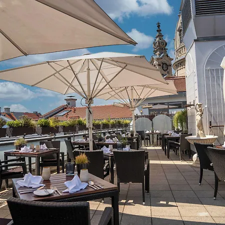 Suitess Ξενοδοχείο