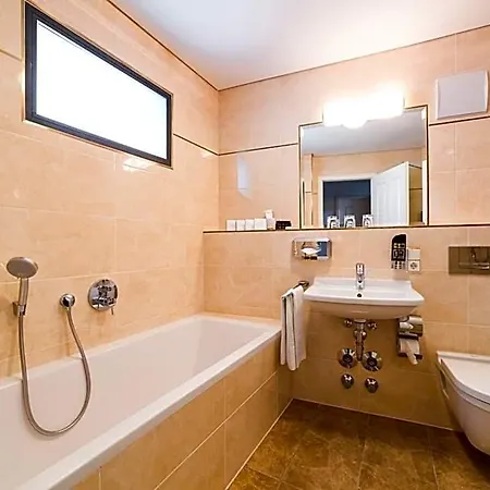Suitess Szálloda 5*