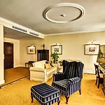 Suitess Hotel