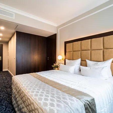 Suitess Hotell
